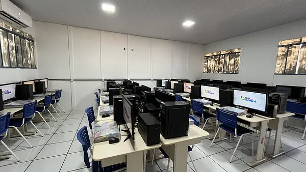 Escola Aluísio Becker inaugura laboratório de informática e amplia acesso à tecnologia em Cujubim
